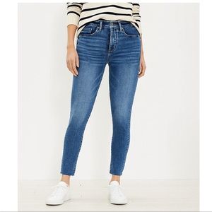 LOFT curvy skinny crop raw hem jeans size 31/12 women blue